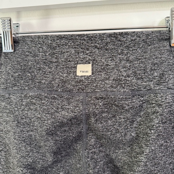 Vuori Gray Leggins - Picture 3 of 8